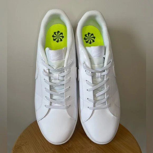 👟 White Nike Sneakers 👟 - Picture 5 of 8